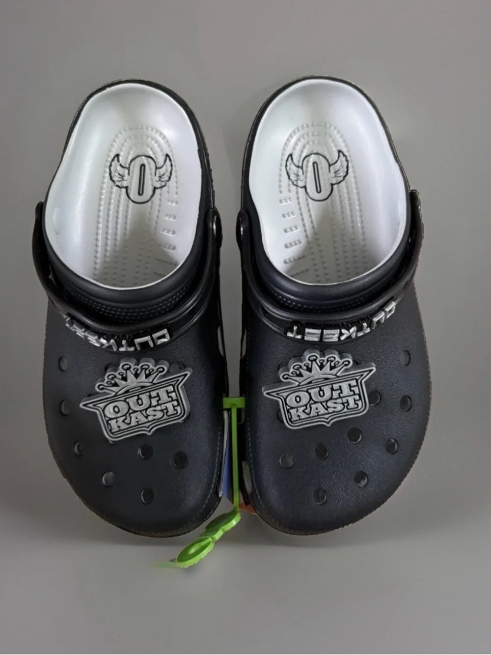 NEW✨Crocs Outkast Black/Silver M8/W10